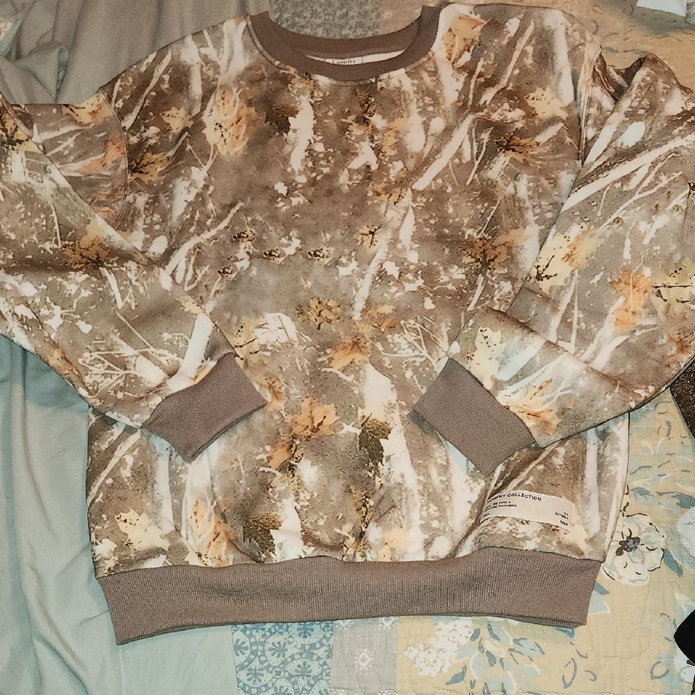 Comfrt Camouflage Print Sweatshirt